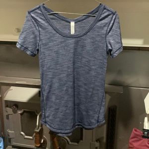 Lululemon size 2 tee like new condition